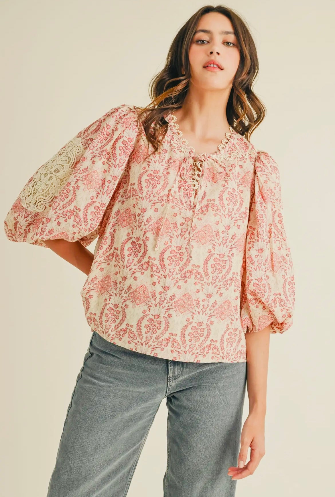 Lace Trim Bubble Sleeve
Top